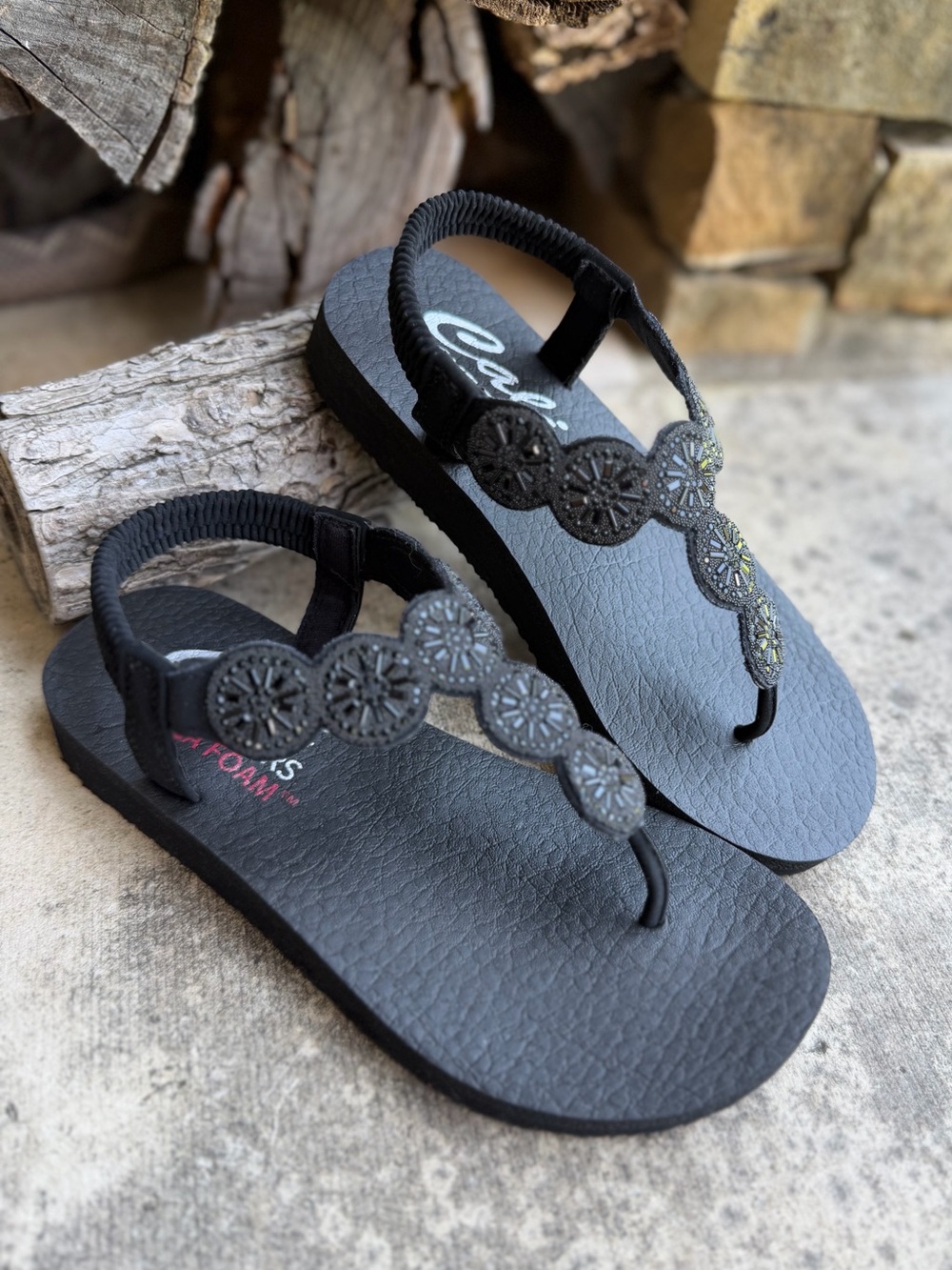 Skechers Meditation Sandals Black Beaded T-Strap sling back NWOB. Sz-5.  Q